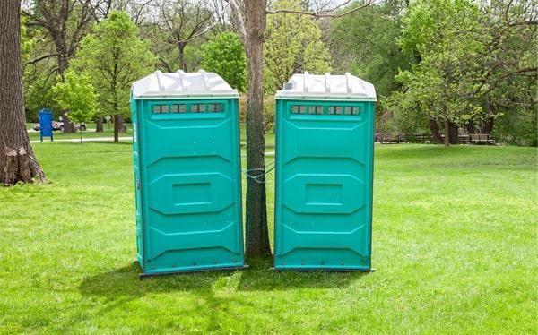 Kenner sanitation service in the field